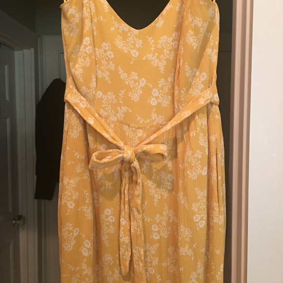 Everly Yellow Floral Jumpsuit - Picture 6 of 8